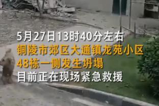 恩昆库社媒晒照：6个月来首次先发出战&全取三分，大伙干的漂亮